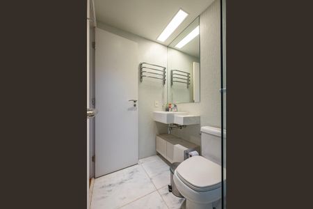 Apartamento à venda com 223m², 3 quartos e 4 vagasBanheiro da Suíte 3