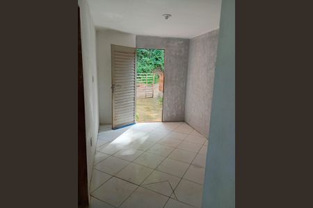 Quarto de casa para alugar com 1 quarto, 50m² em Vila Palmeiras, Nova Iguaçu