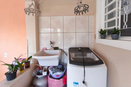 Casa à venda com 120m², 4 quartos e 3 vagasCasa 2 - Área de serviço