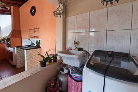 Casa à venda com 120m², 4 quartos e 3 vagasCasa 2 - Área de serviço