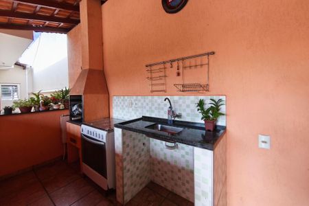 Casa à venda com 120m², 4 quartos e 3 vagasCasa 2 - Área gourmet