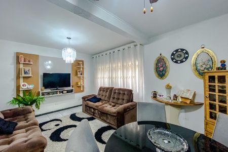 Casa à venda com 95m², 2 quartos e 2 vagasSala