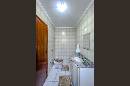 Casa à venda com 95m², 2 quartos e 2 vagasBanheiro da Suíte 2