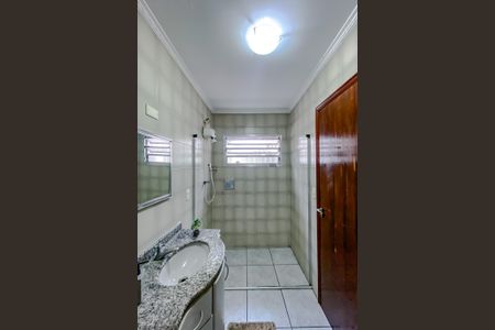 Casa à venda com 95m², 2 quartos e 2 vagasBanheiro da Suíte 2