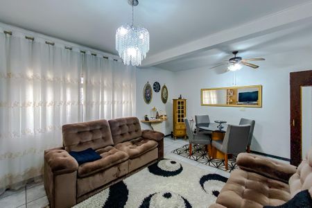 Casa à venda com 95m², 2 quartos e 2 vagasSala