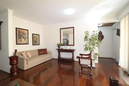 Apartamento para alugar com 145m², 3 quartos e 1 vagaSala de estar