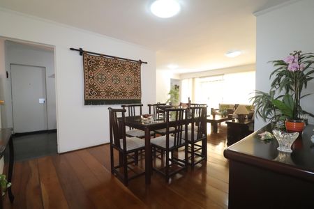 Apartamento para alugar com 145m², 3 quartos e 1 vagaSala de jantar