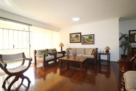 Apartamento para alugar com 145m², 3 quartos e 1 vagaSala de estar