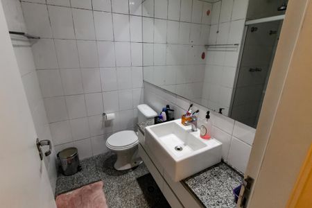Apartamento à venda com 106m², 3 quartos e 2 vagasBanheiro do Quarto