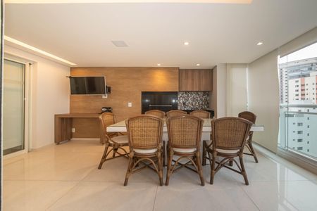 Apartamento à venda com 162m², 3 quartos e 3 vagasVaranda