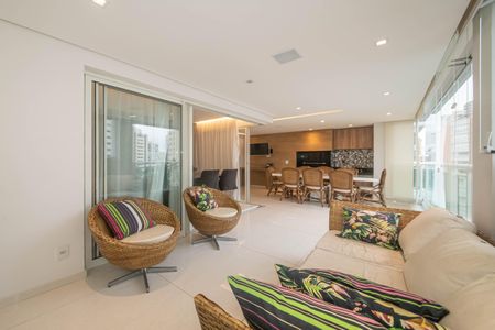 Apartamento à venda com 162m², 3 quartos e 3 vagasVaranda