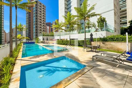Apartamento à venda com 162m², 3 quartos e 3 vagasPiscina
