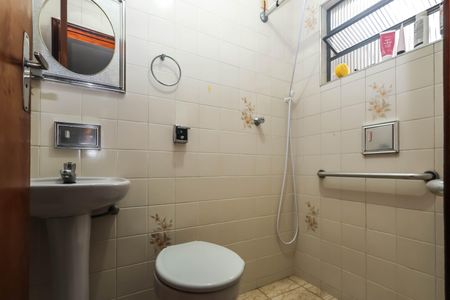 Casa para alugar com 100m², 2 quartos e sem vaga Casa para alugar com 100m², 2 quartos e sem vagaBanheiro da Suíte