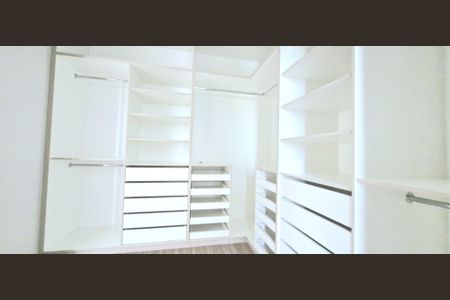 Casa de condomínio à venda com 503m², 4 quartos e 4 vagasCloset suíte