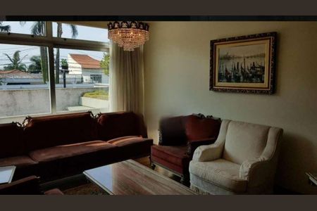 Casa à venda com 400m², 4 quartos e 6 vagas Casa à venda com 400m², 4 quartos e 6 vagasSala