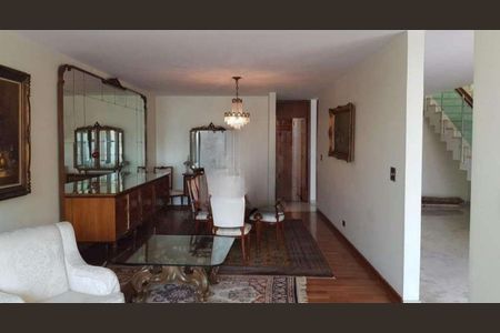 Casa à venda com 400m², 4 quartos e 6 vagas Casa à venda com 400m², 4 quartos e 6 vagasSala