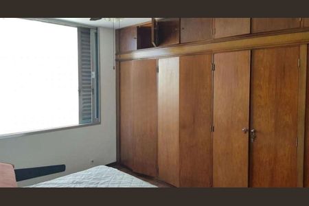 Casa à venda com 400m², 4 quartos e 6 vagas Casa à venda com 400m², 4 quartos e 6 vagasQuarto