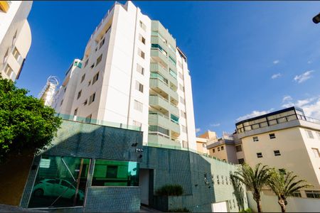 Apartamento à venda com 90m², 3 quartos e 2 vagas Apartamento à venda com 90m², 3 quartos e 2 vagasFachada