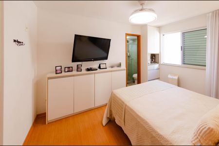 Apartamento à venda com 90m², 3 quartos e 2 vagas Apartamento à venda com 90m², 3 quartos e 2 vagasSuíte