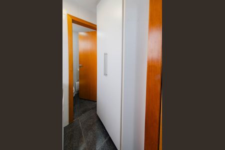 Apartamento à venda com 90m², 3 quartos e 2 vagas Apartamento à venda com 90m², 3 quartos e 2 vagasÁrea de serviço