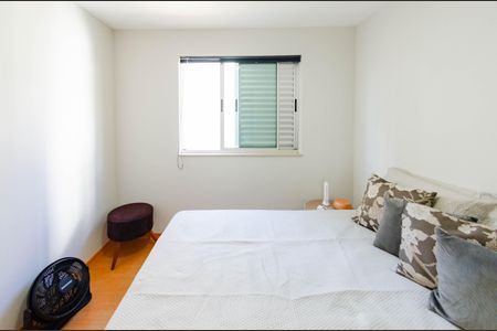 Apartamento à venda com 90m², 3 quartos e 2 vagas Apartamento à venda com 90m², 3 quartos e 2 vagasQuarto 2