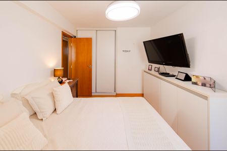 Apartamento à venda com 90m², 3 quartos e 2 vagas Apartamento à venda com 90m², 3 quartos e 2 vagasSuíte