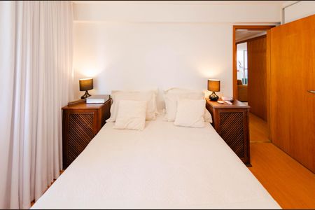 Apartamento à venda com 90m², 3 quartos e 2 vagas Apartamento à venda com 90m², 3 quartos e 2 vagasSuíte