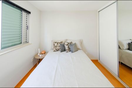 Apartamento à venda com 90m², 3 quartos e 2 vagas Apartamento à venda com 90m², 3 quartos e 2 vagasQuarto 2