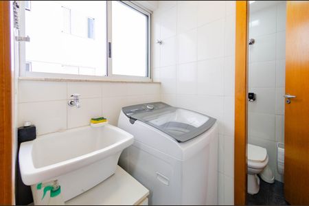 Apartamento à venda com 90m², 3 quartos e 2 vagas Apartamento à venda com 90m², 3 quartos e 2 vagasÁrea de serviço