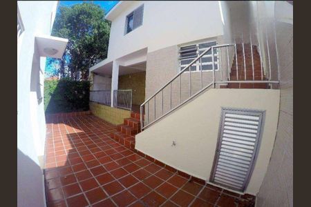 Casa à venda com 220m², 4 quartos e 4 vagasQuintal