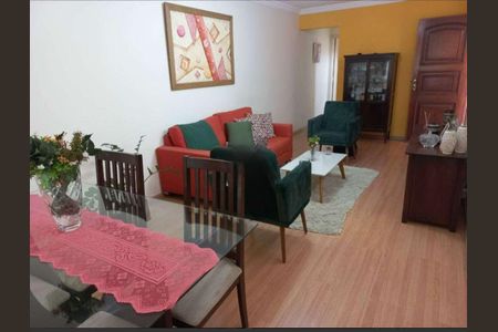 Casa à venda com 250m², 3 quartos e 2 vagas Casa à venda com 250m², 3 quartos e 2 vagasSala