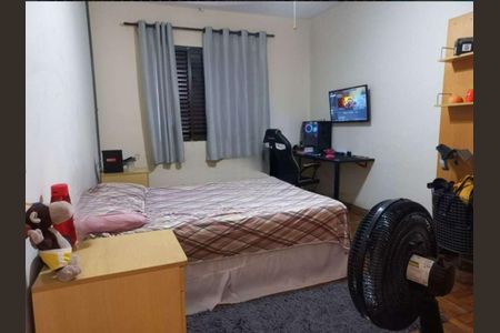 Casa à venda com 250m², 3 quartos e 2 vagas Casa à venda com 250m², 3 quartos e 2 vagasQuarto