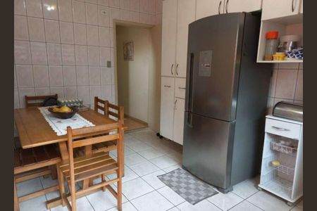 Casa à venda com 250m², 3 quartos e 2 vagas Casa à venda com 250m², 3 quartos e 2 vagasCozinha
