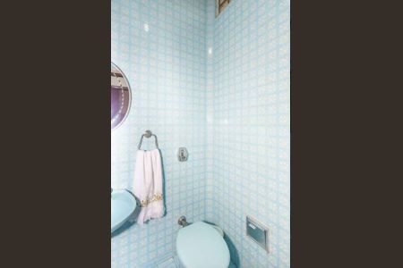 Casa à venda com 280m², 3 quartos e 3 vagas Casa à venda com 280m², 3 quartos e 3 vagasBanheiro