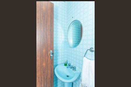 Casa à venda com 280m², 3 quartos e 3 vagas Casa à venda com 280m², 3 quartos e 3 vagasBanheiro