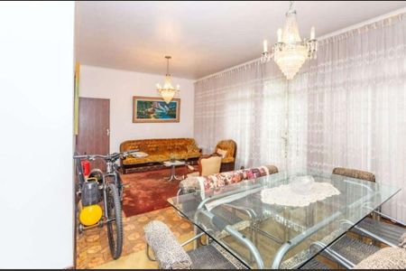 Casa à venda com 280m², 3 quartos e 3 vagas Casa à venda com 280m², 3 quartos e 3 vagasSala