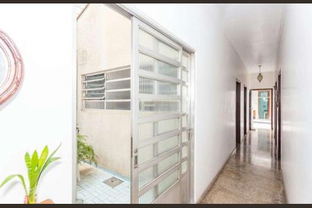 Casa à venda com 280m², 3 quartos e 3 vagas Casa à venda com 280m², 3 quartos e 3 vagasCorredor