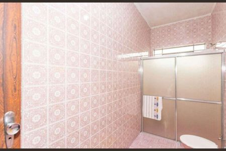 Casa à venda com 280m², 3 quartos e 3 vagas Casa à venda com 280m², 3 quartos e 3 vagasBanheiro