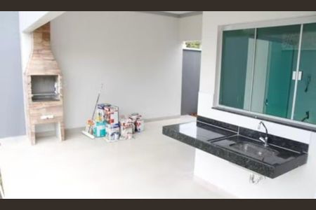 Casa à venda com 300m², 3 quartos e 2 vagasChurrasqueira