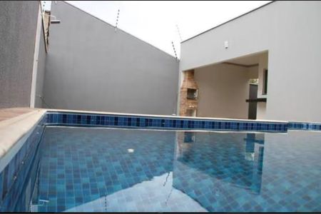 Casa à venda com 300m², 3 quartos e 2 vagasPiscina