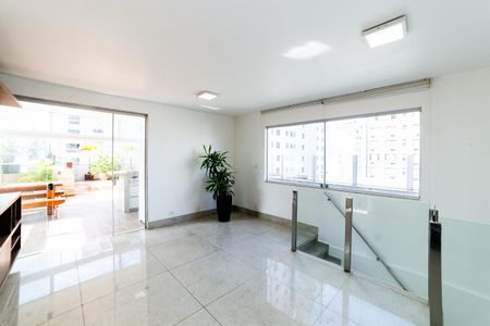 Apartamento para alugar com 260m², 3 quartos e 3 vagas Apartamento para alugar com 260m², 3 quartos e 3 vagasSala de TV
