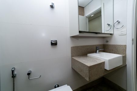 Apartamento para alugar com 260m², 3 quartos e 3 vagas Apartamento para alugar com 260m², 3 quartos e 3 vagasBanheiro Social