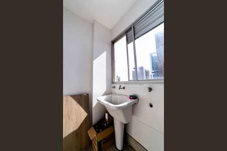 Apartamento para alugar com 260m², 3 quartos e 3 vagas Apartamento para alugar com 260m², 3 quartos e 3 vagasÁrea de Serviço