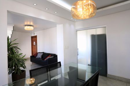 Apartamento para alugar com 260m², 4 quartos e 3 vagas Apartamento para alugar com 260m², 4 quartos e 3 vagasSala