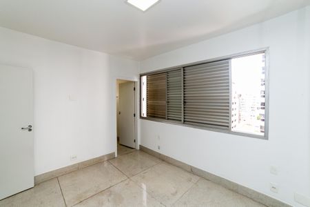Apartamento para alugar com 260m², 3 quartos e 3 vagas Apartamento para alugar com 260m², 3 quartos e 3 vagasSuíte