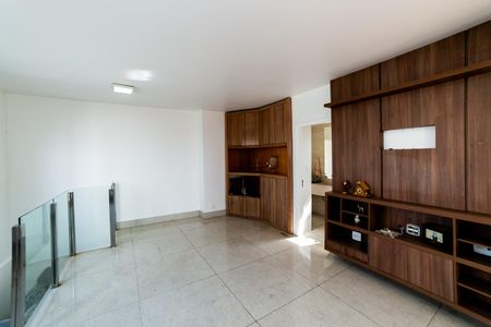 Apartamento para alugar com 260m², 3 quartos e 3 vagas Apartamento para alugar com 260m², 3 quartos e 3 vagasSala de TV