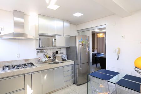 Apartamento para alugar com 260m², 4 quartos e 3 vagas Apartamento para alugar com 260m², 4 quartos e 3 vagasCozinha