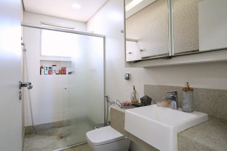 Apartamento para alugar com 260m², 4 quartos e 3 vagas Apartamento para alugar com 260m², 4 quartos e 3 vagasBanheiro