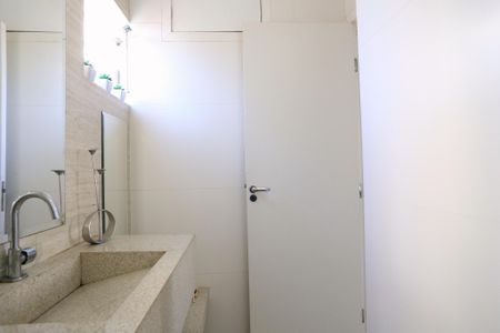 Apartamento para alugar com 260m², 4 quartos e 3 vagas Apartamento para alugar com 260m², 4 quartos e 3 vagasLavabo