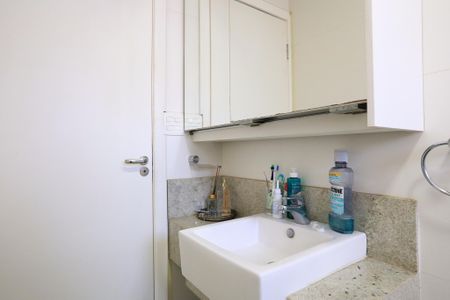Apartamento para alugar com 260m², 4 quartos e 3 vagas Apartamento para alugar com 260m², 4 quartos e 3 vagasBanheiro da Suíte